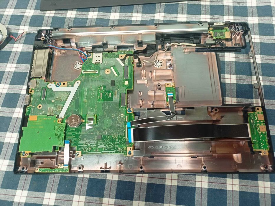 Elemente Fujitsu LifeBook E557