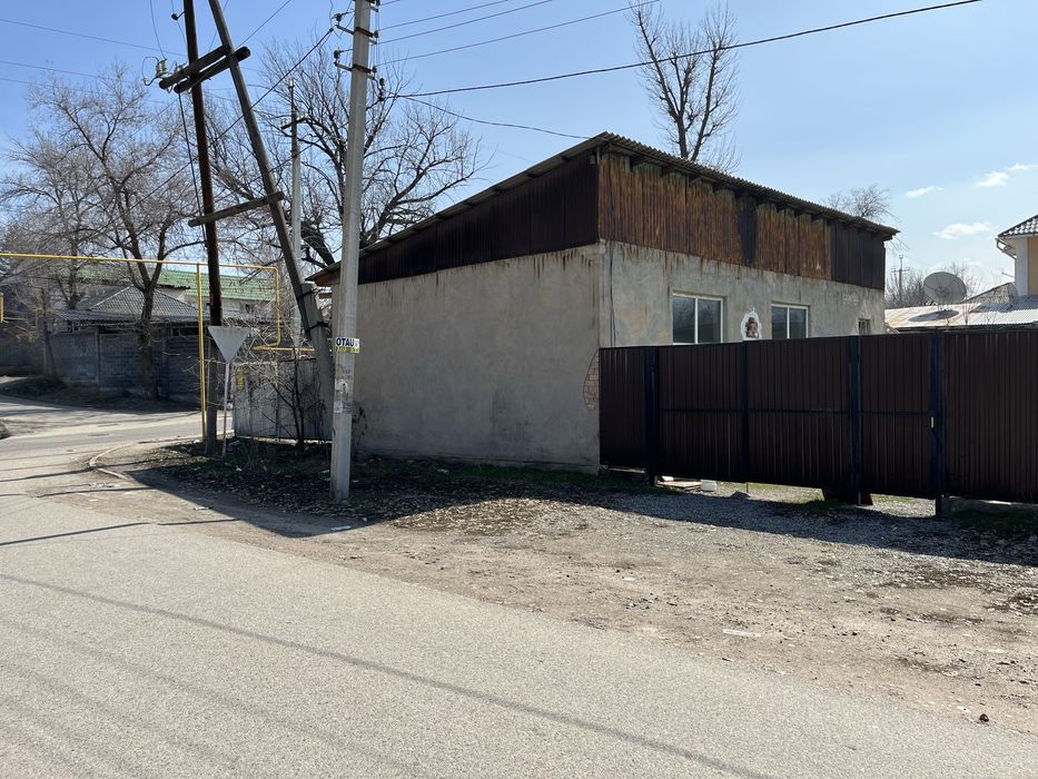 Продается дом. В долл дороги угловой.
