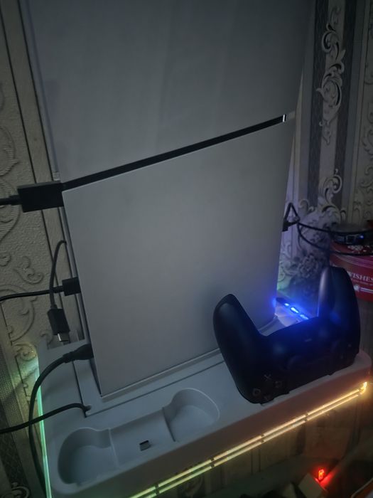 Продам Playstation 5 slim с играми