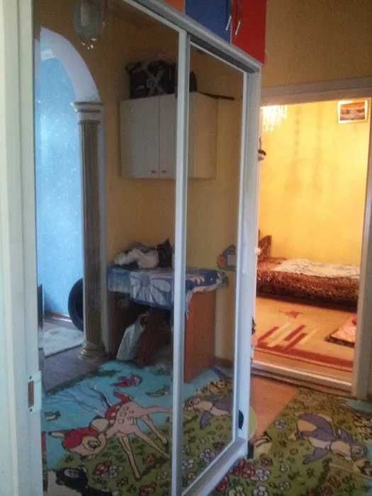 УЮТНАЯ КВАРТИРА с парковкой и огородом. 1-этаж 5-этажного дома