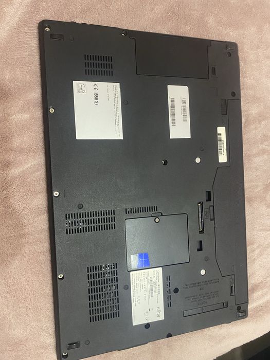 Лаптоп Fujitsu Siemens E753