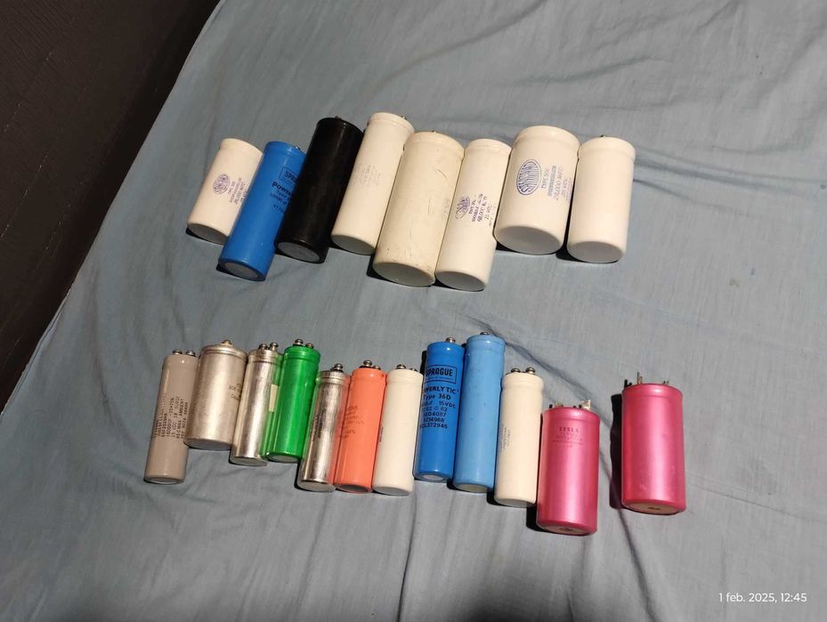 Lot 20 condensatoare 4500 uF - 98000 uF
