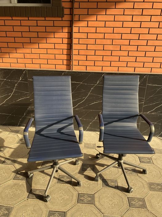 продам офисное кресло