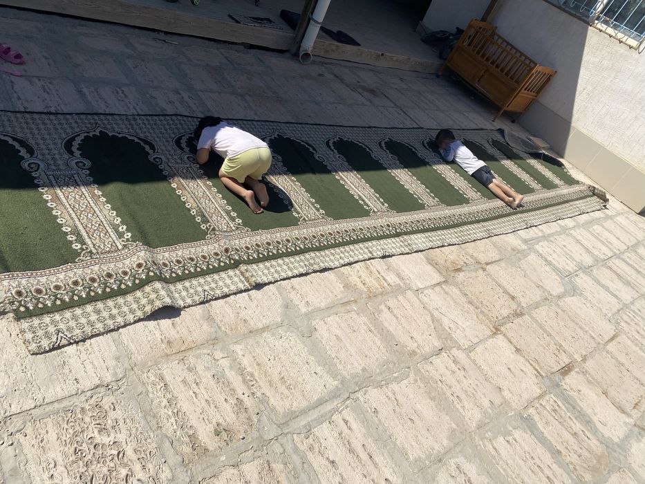 Палас жайнамаз жане отын сатылады