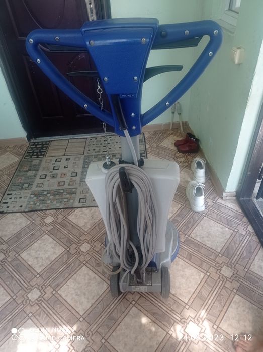 Ротрный машинка плюс щётка