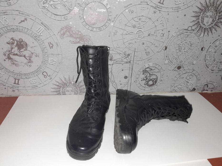 2 комплекта военной одежды