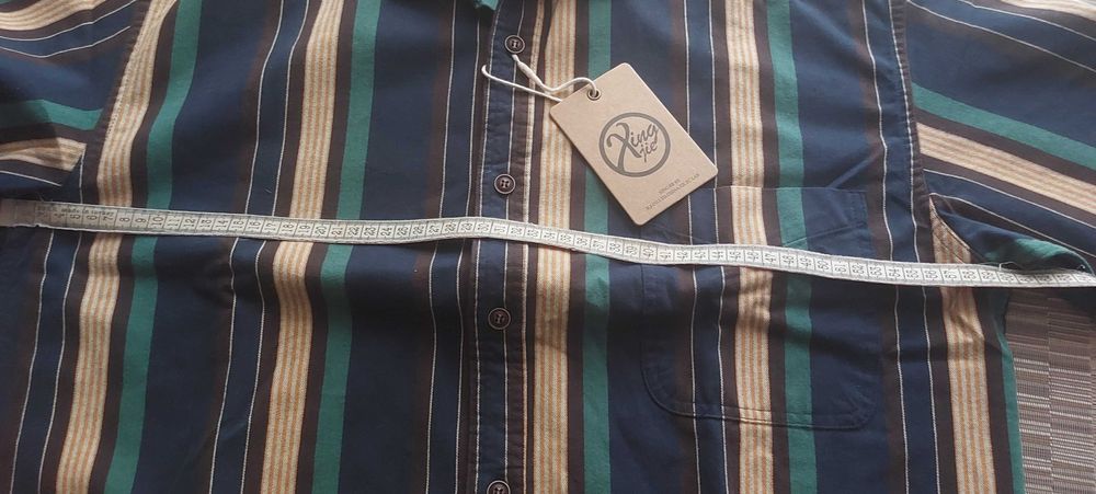 Camasa barbateasca masura 3 XL, noua cu eticheta