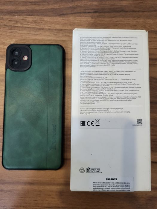 Самсунг А04 почти новый