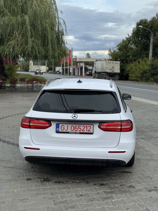 Mercedes E200 2020 schimb cu semiremorca mega prelata