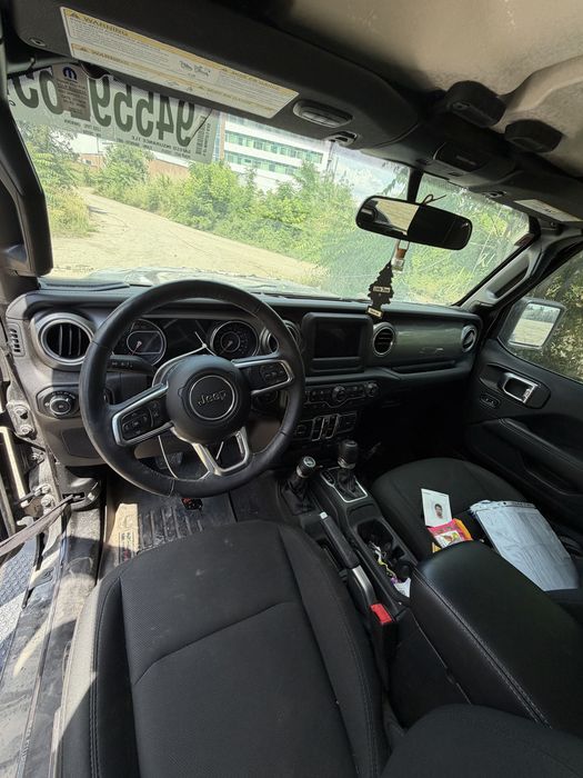 Jeep Wrangler Sahara 2018 за части !!