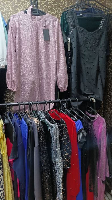 Отдел Одежда и гирлянды