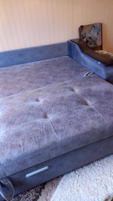 Продам диван угловой в отличном состоянии