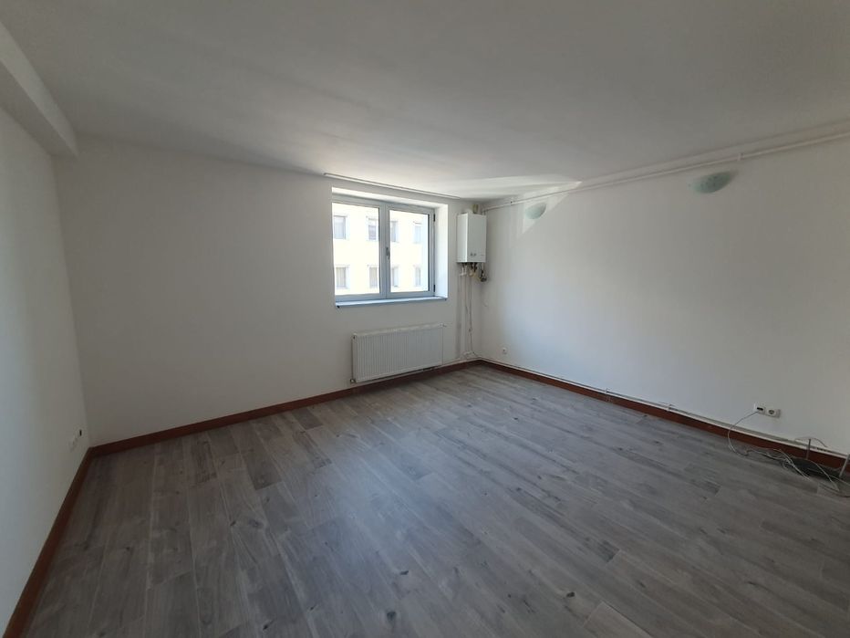 Vând garsoniera B-ul Closca