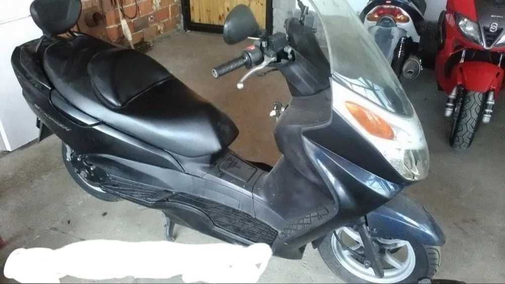 продавам Suzuki burgman 125 150 на части
