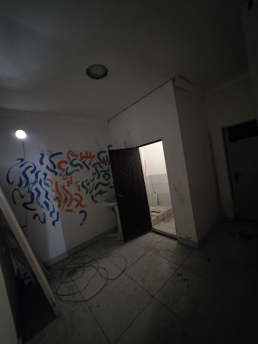 Нотурар бино сотилади.