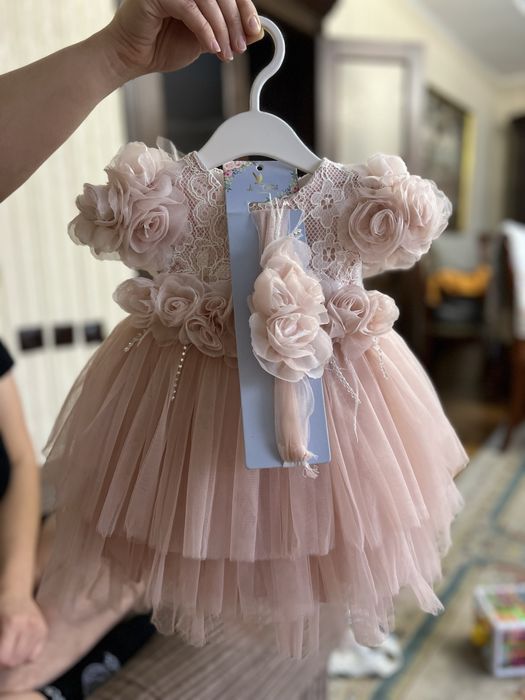 Продам красивое детское платье!