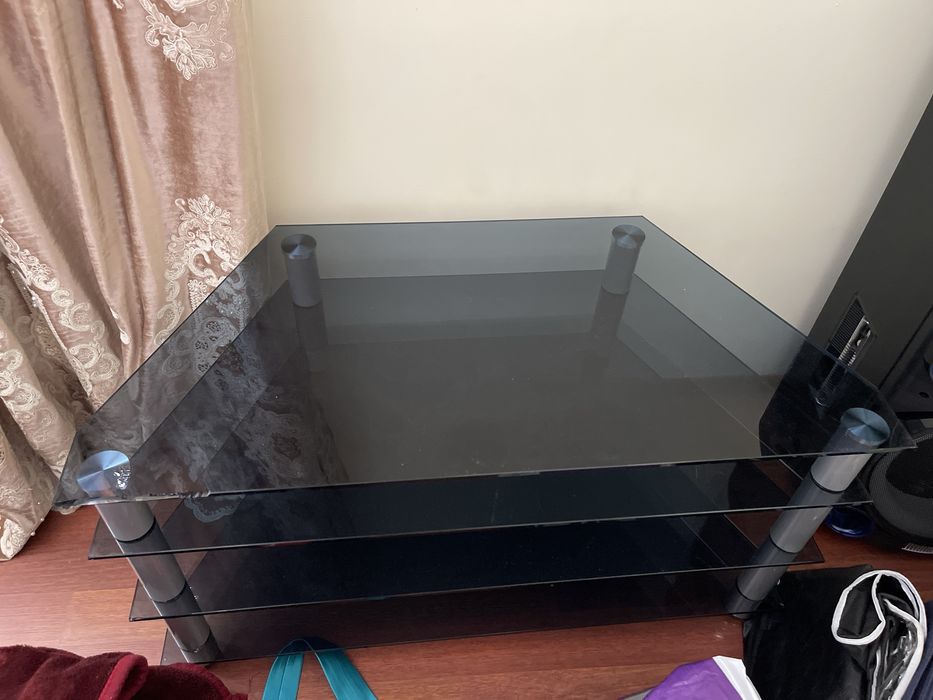 Журнальный стеклянный столик