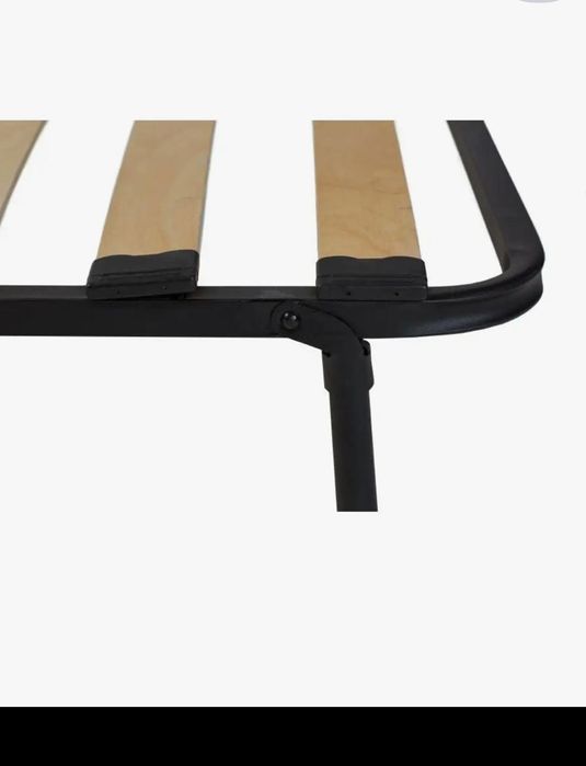 Продам кровать ,раскладная с матрасом.