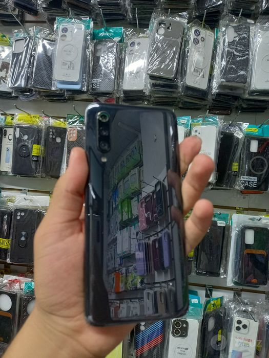 Xiaomi MI9 64GB  kamera 4K 60FPS