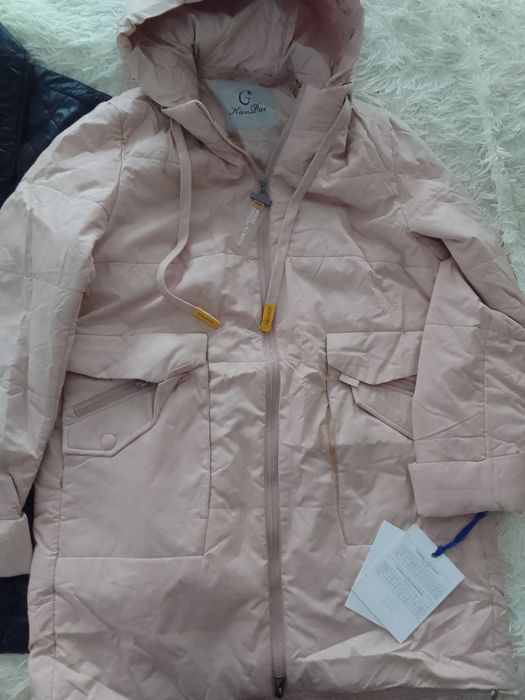 Продам женские куртки