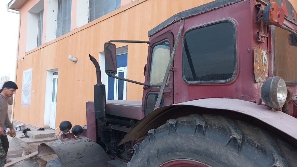 Трактор Т-40 сотилади