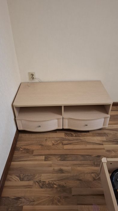 Кровать + тумбы + столик