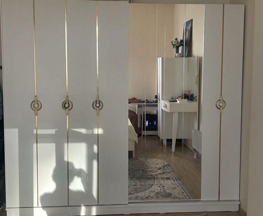 Продаю срочно спальный гарнитур