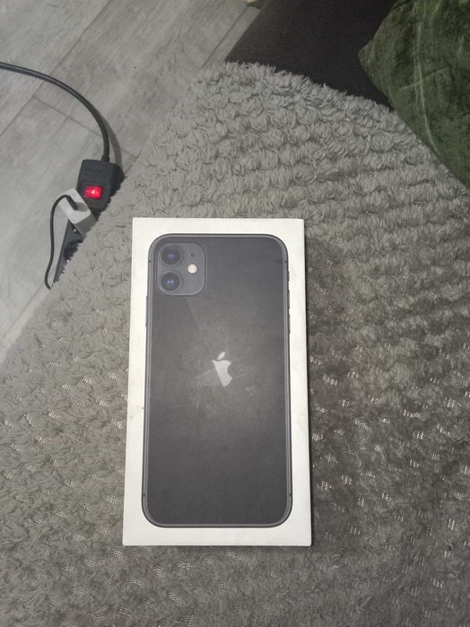 iPhone 11 продаю