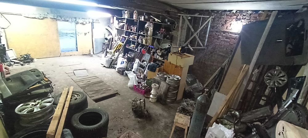 Продам просторный гараж в 9 ГО