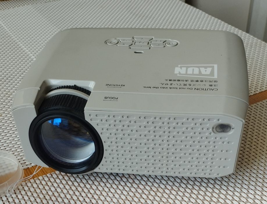 Проектор AUN D40W