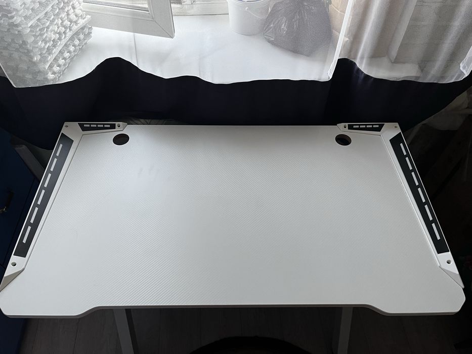 Продам компьютерный стол