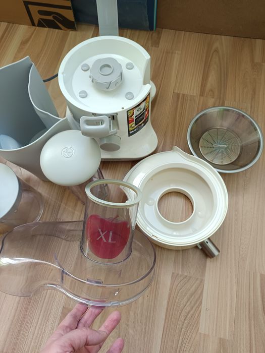 Сокоизтисквачка Kenwood je 680