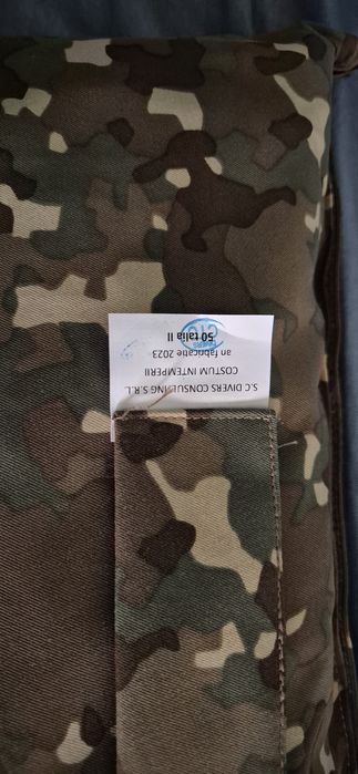 Vând plerina intemperii