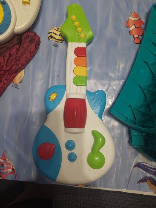 Детски играчки със звуци и бутони