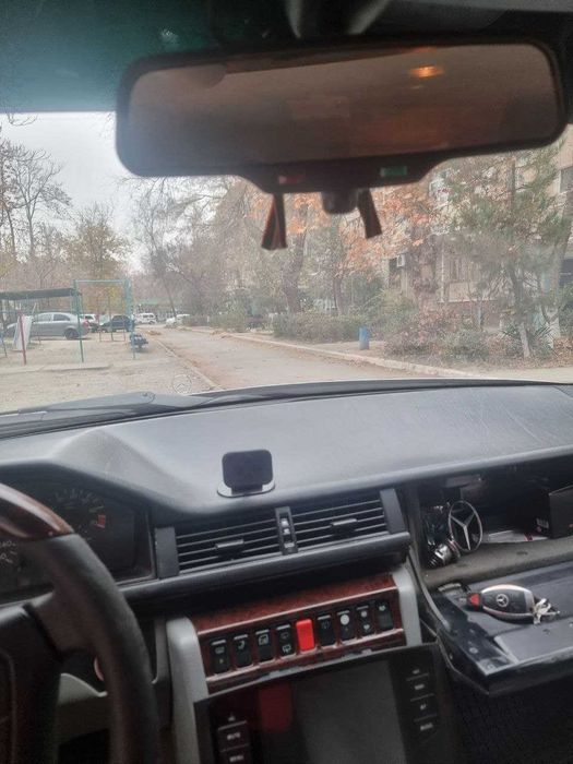 Продаётся Mersedes Bens. Кузов W124