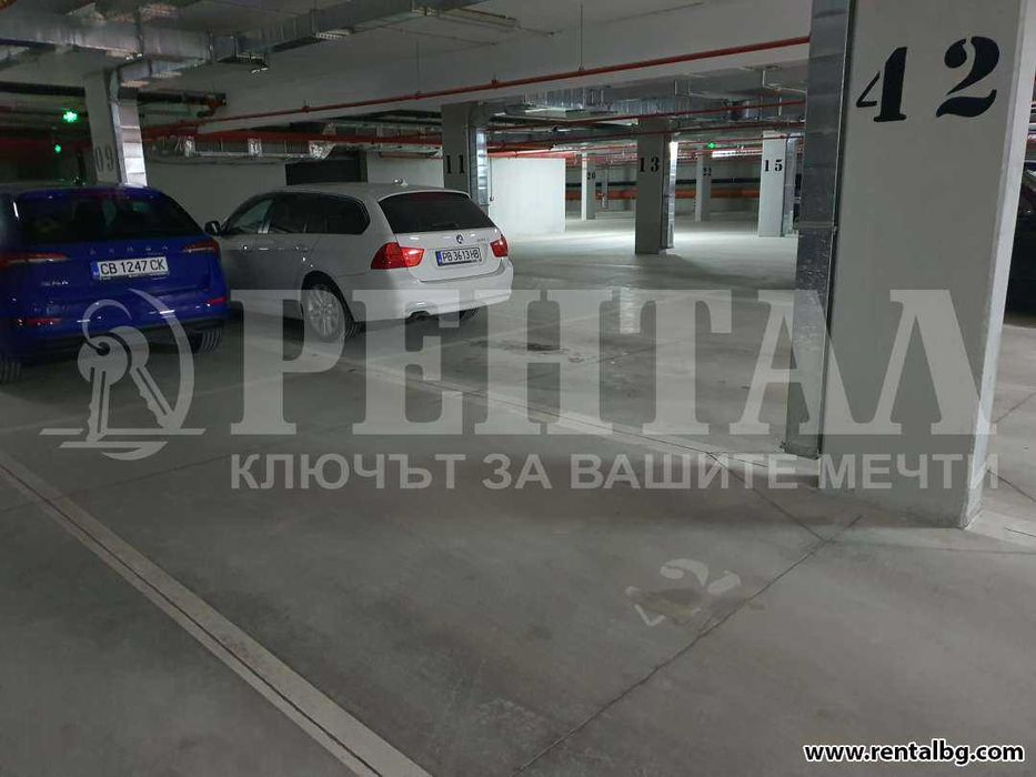 Дава се под наем Тристаен апартамент в Пловдив, Център - 120 кв.м за 663 € - Снимка #12