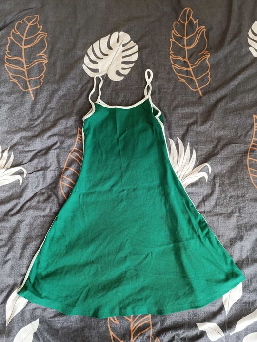 Рокли всяка по 20 лв носени са по веднъж