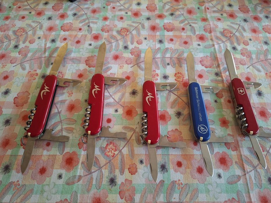 Продавам Victorinox