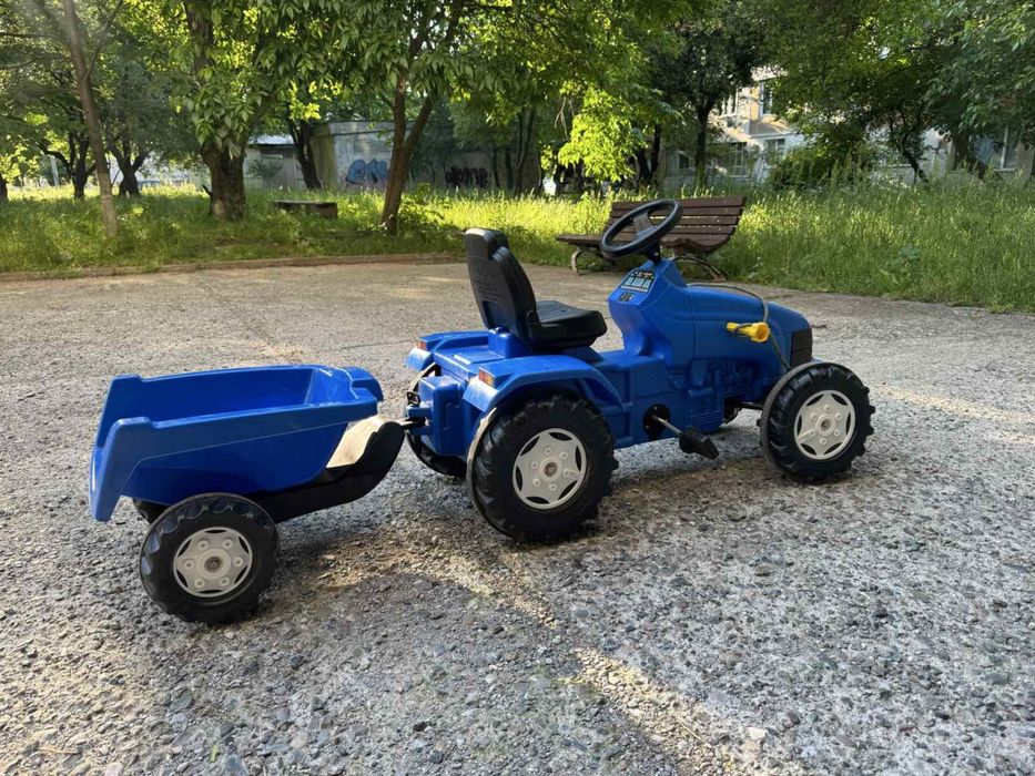 Детски   трактор  със  педали