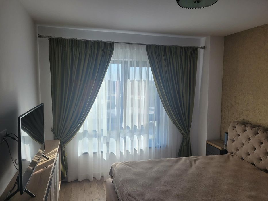 Închiriez apartament cu 3 camere în bloc nou