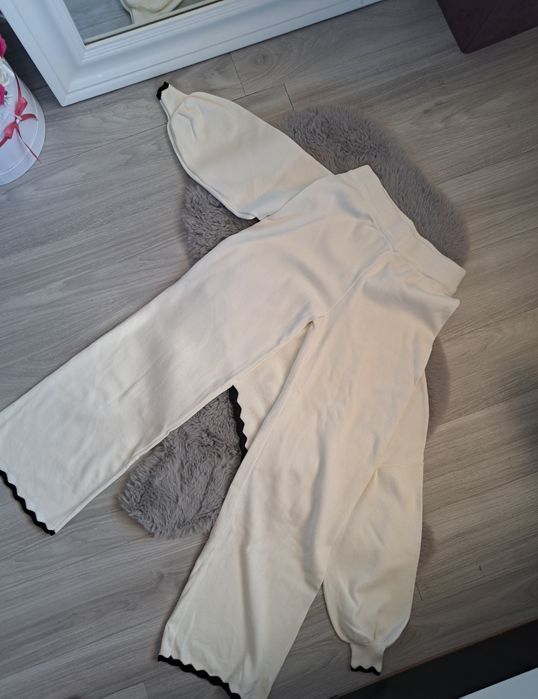 Дамски комплект в бяло