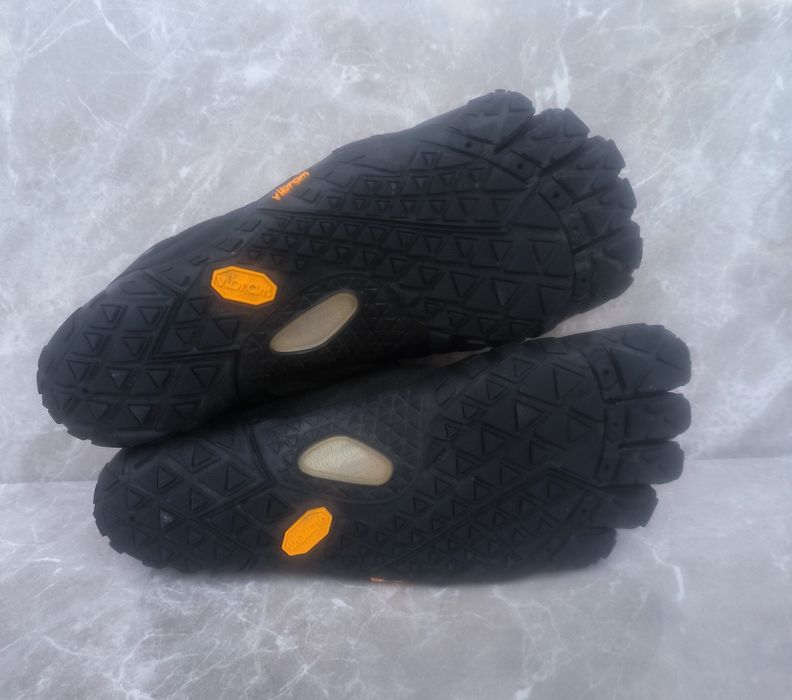 Vibram Fivefingers номер 43
