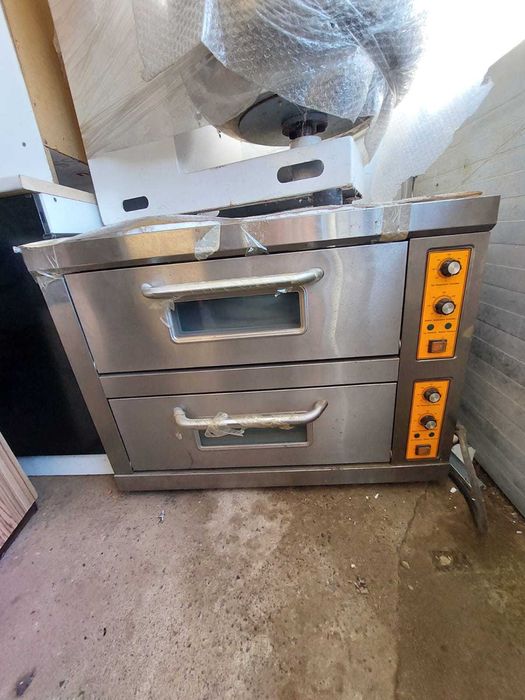 Фурна за пици чисто нова