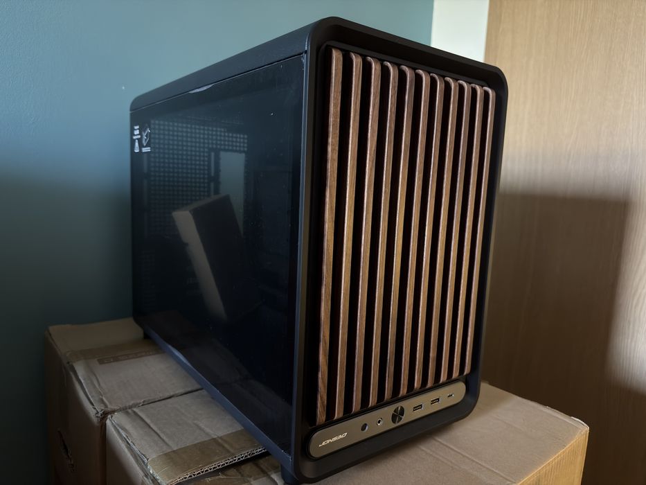 Carcasa PC Jonsbo D33 Wood MicroATX — NOUĂ, nemontată, cu cutie