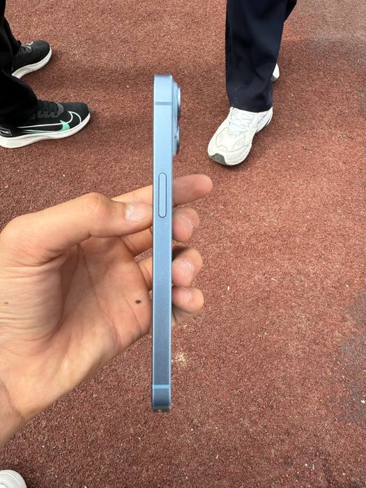 айфон 14 128 голубой