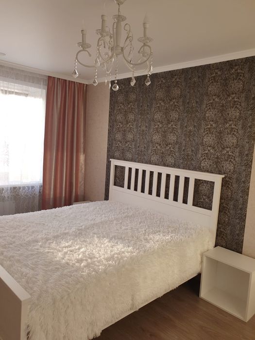 Продам 2 центр.  Район парка