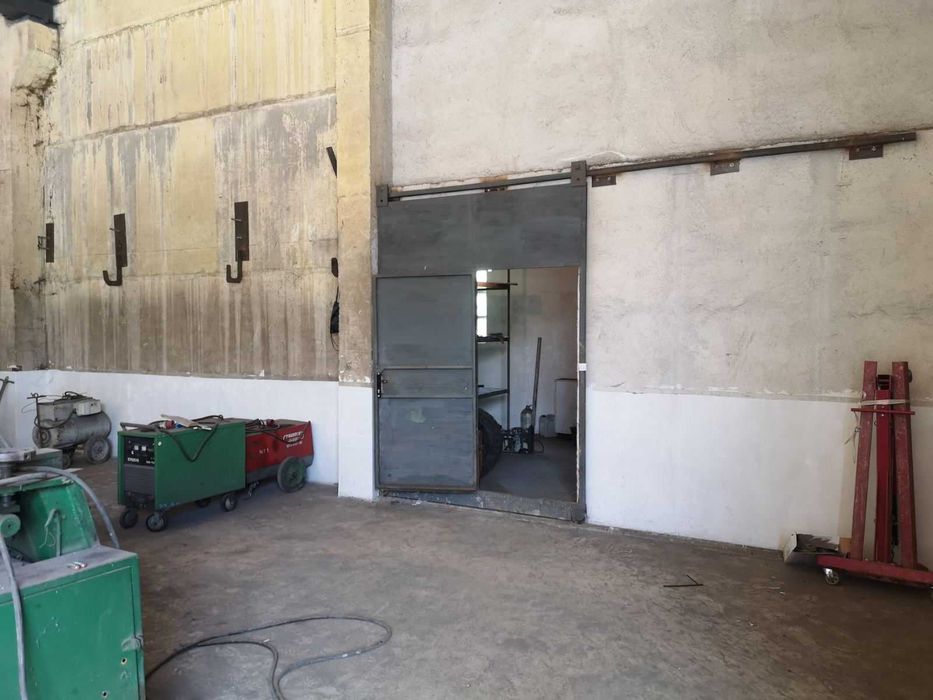 Продава се Промишлена сграда в с. Скалица, Област Ямбол - 750 кв.м за 276 €/кв.м - Снимка #2