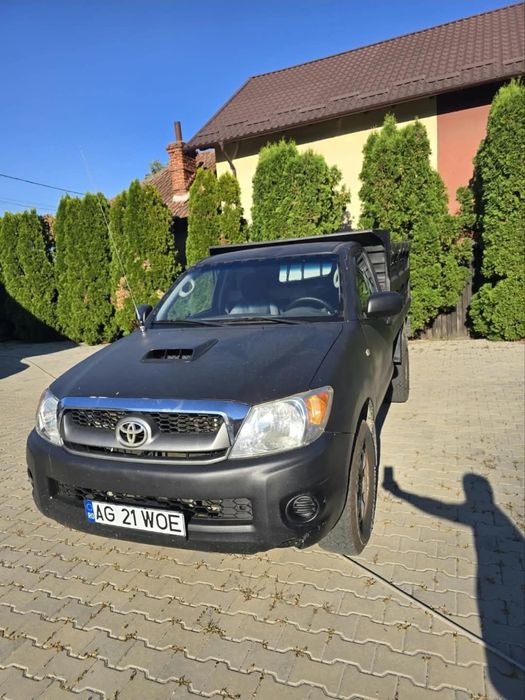 Vand Toyota Hilux basculabila