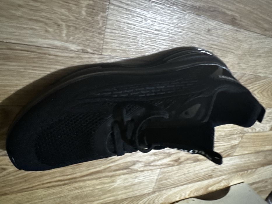 Кроссовки 45р 3500 тг