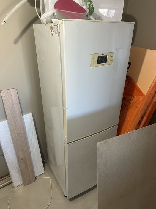 Продам холодильник LG